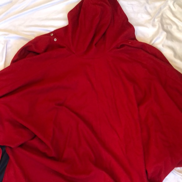 Poncho - Picture 4 of 4